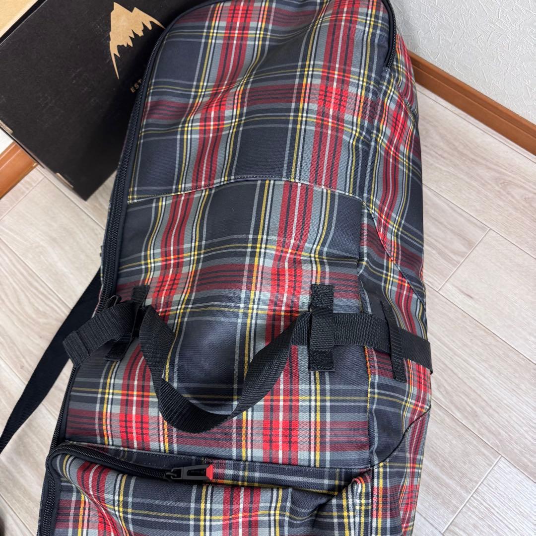 Burton キャスター付きケース チェック柄