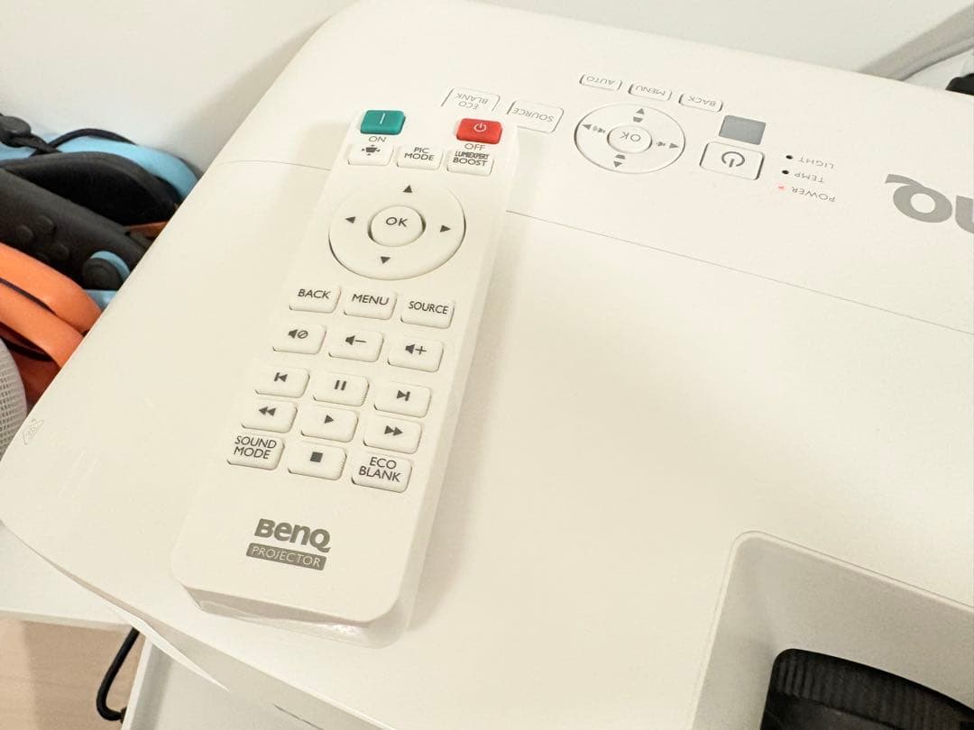 BenQ TH575 3800ANSIルーメン ゲームモード搭載プロジェクター