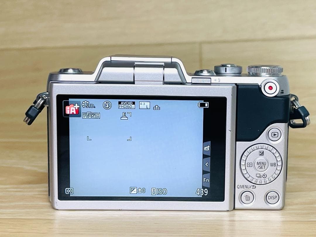 ★ショット数1632回☆Panasonic LUMIX DMC-GF7 シルバー