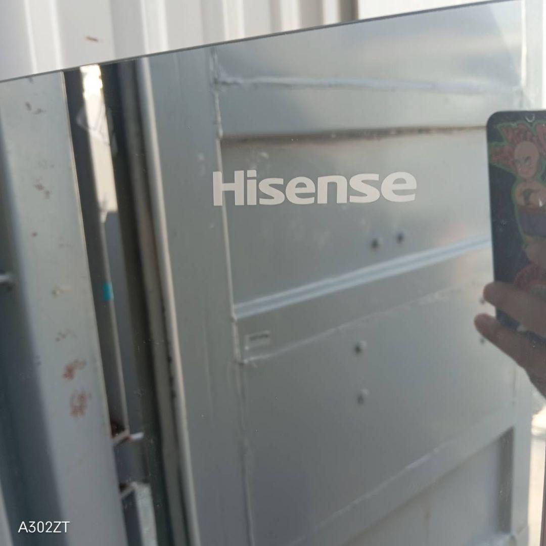 8821 送料設置込み　ハイセンス冷蔵庫　24年製　ガラスタイプ