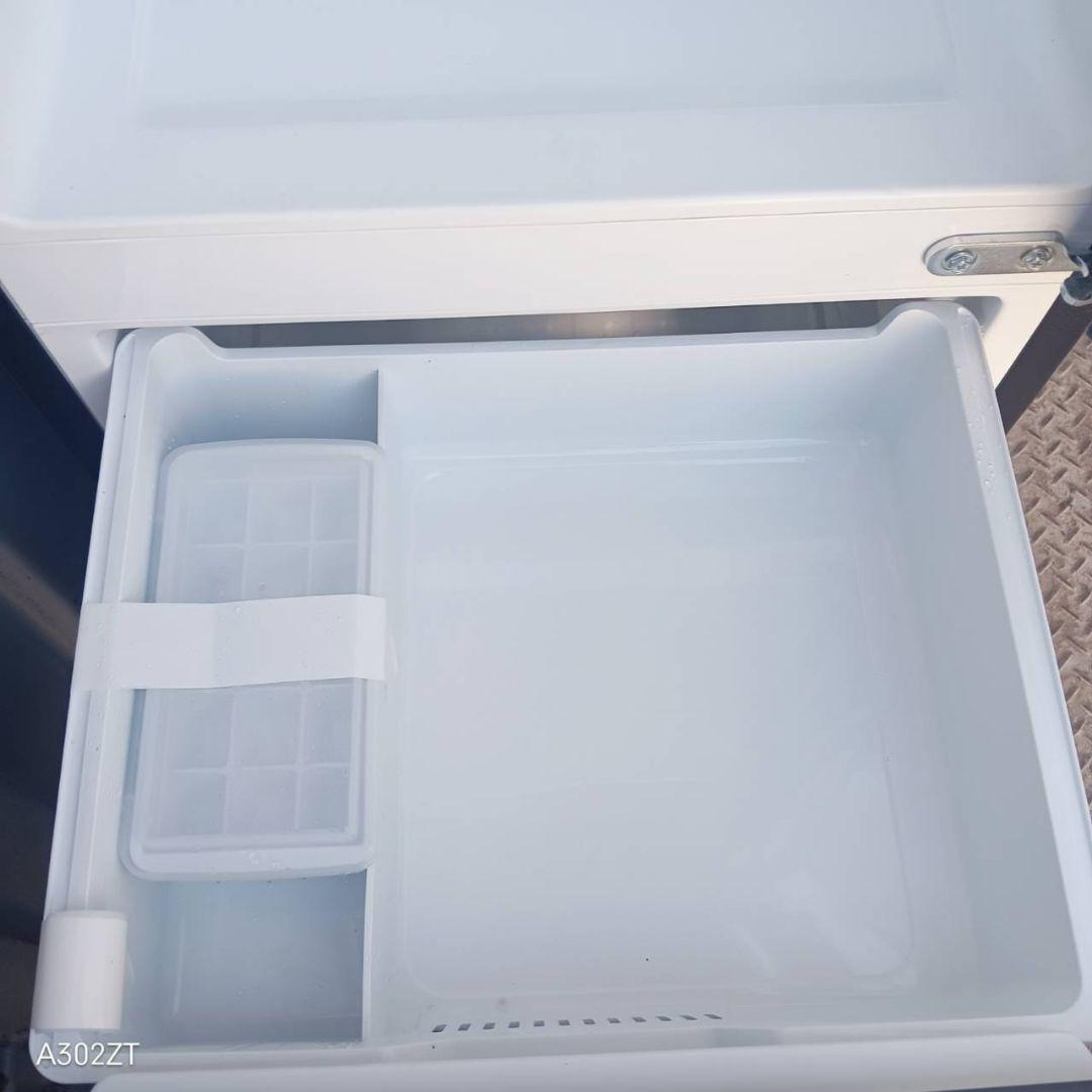 8821 送料設置込み　ハイセンス冷蔵庫　24年製　ガラスタイプ