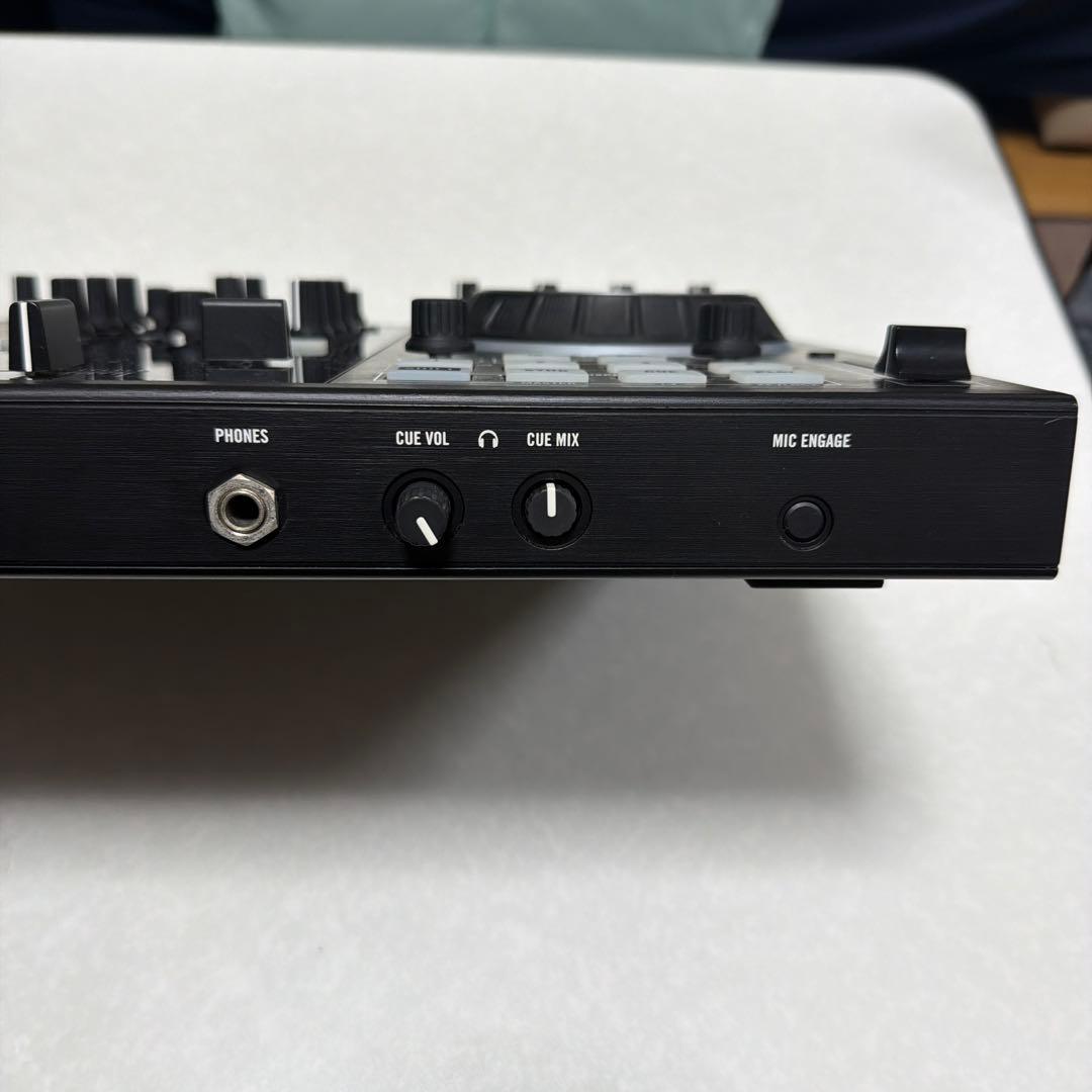 TRAKTOR S2 MK2 DJコントローラー