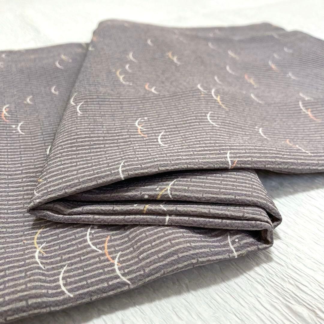 【美品✨】東レシルック　洗える着物　小紋　竹縞　露芝　灰がかった紫色　袷　B7