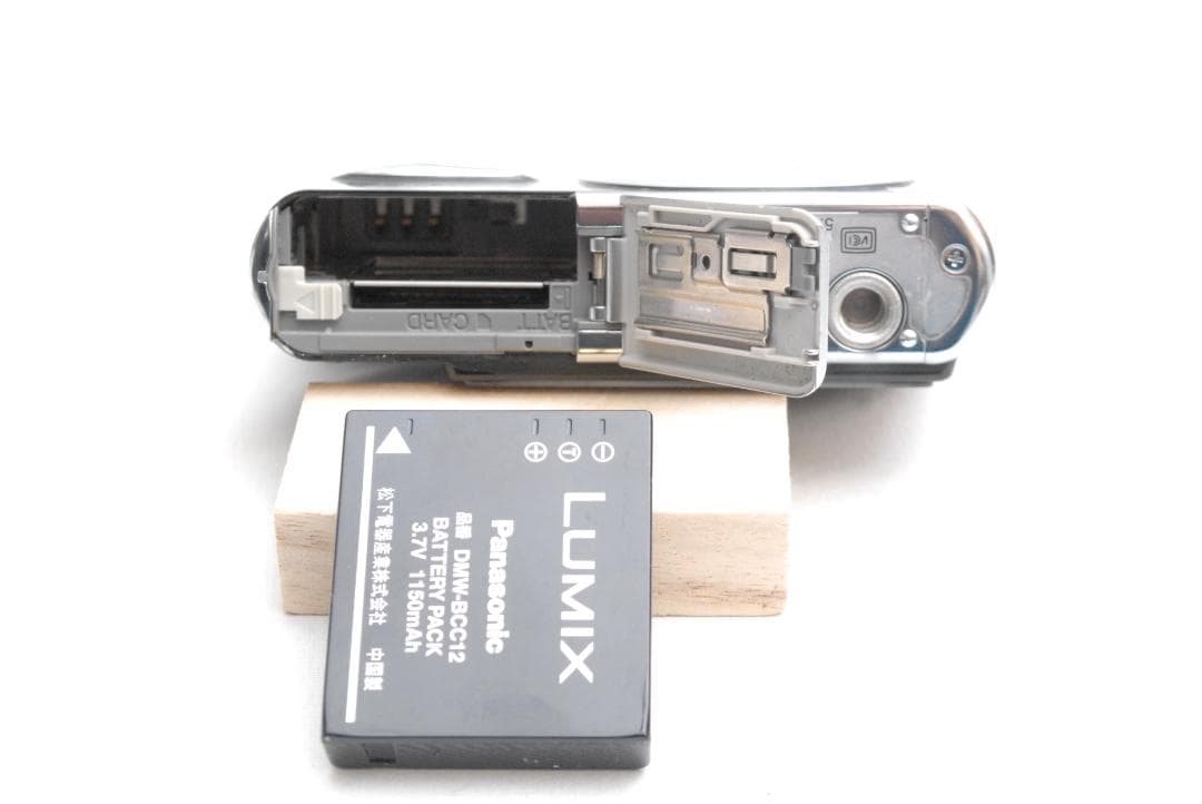 Panasonic LUMIX DMC-FX01 (良品）