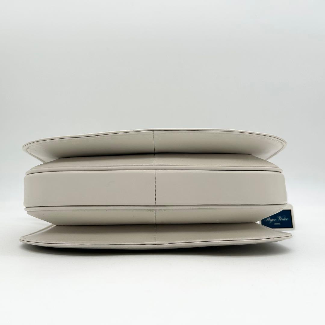 【激レア品】　ロジェヴィヴィエ　ワンショルダーバッグ　レザー　白　ロゴ　肩掛け◎