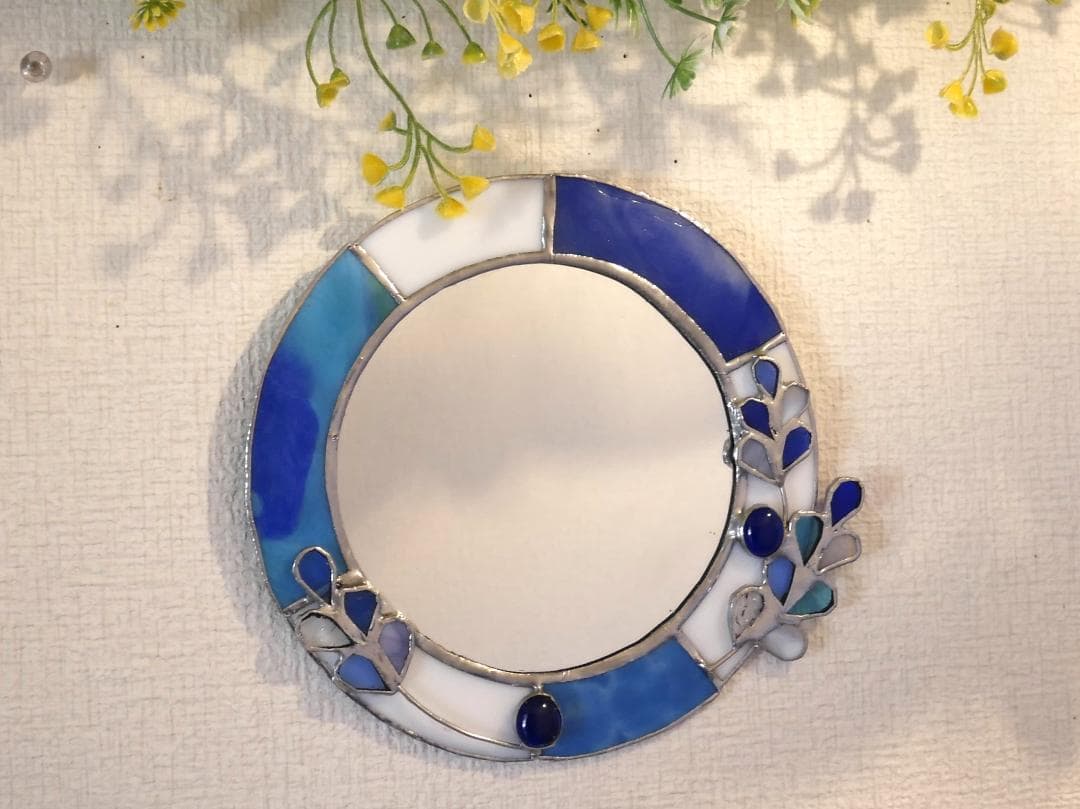 ✴︎:.ラベンダーの壁掛け鏡♪　ステンドグラス鏡