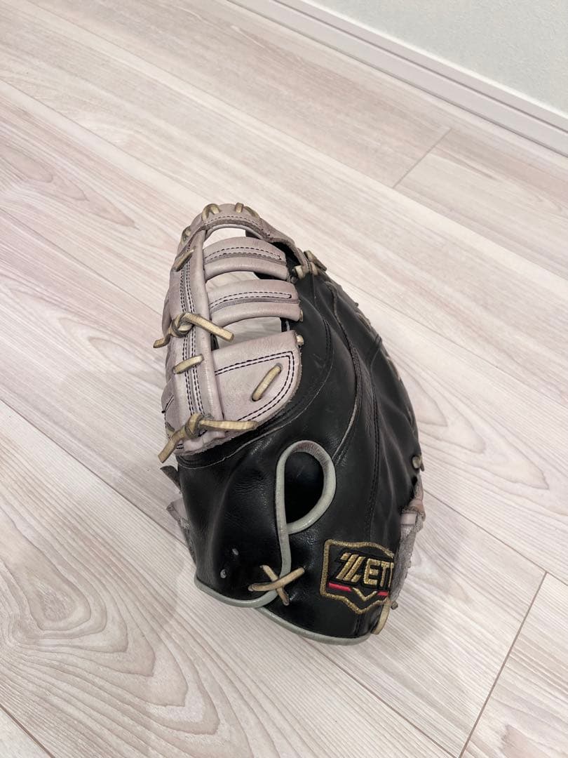 左投げ用　ファーストミットZETT 硬式野球グローブ 黒/灰色