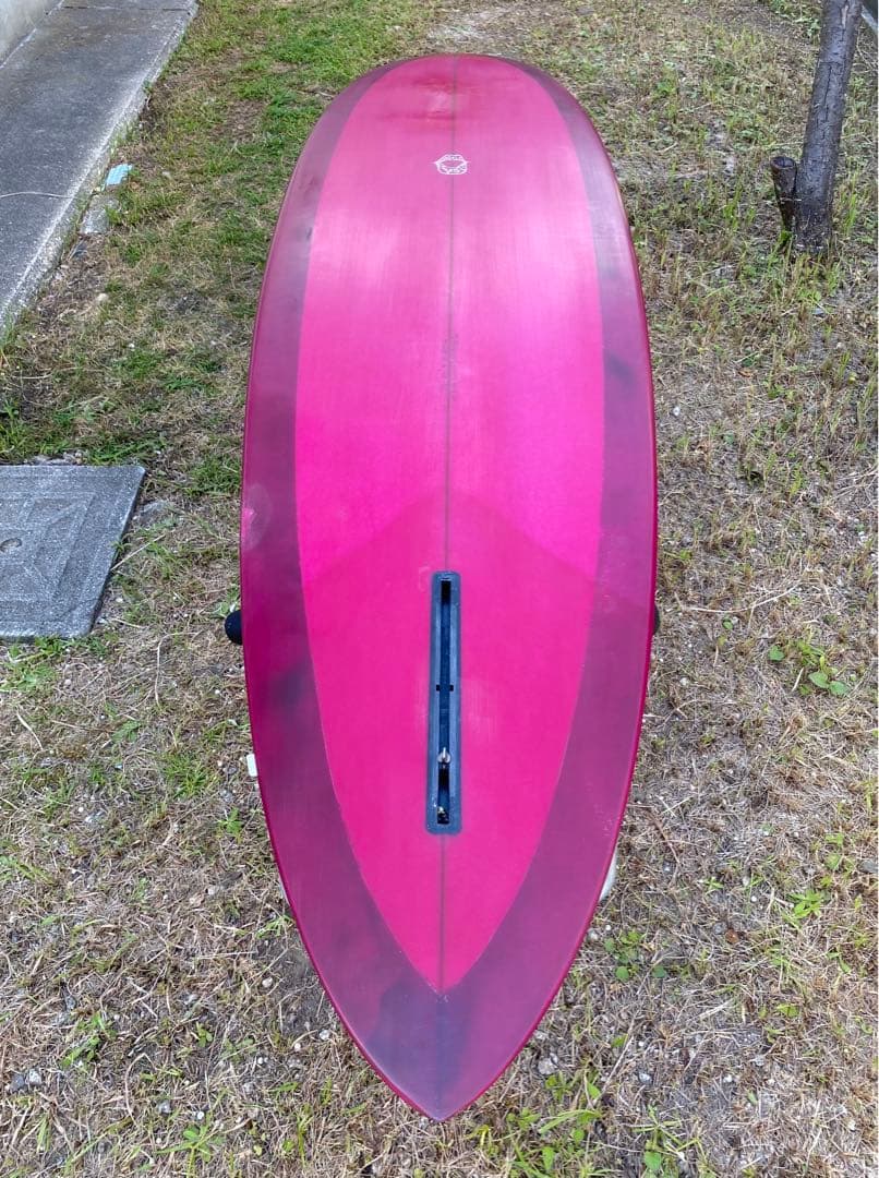 メル　トラヴィスレイノルズ　サーフボード　VISSLA ミッドレングス