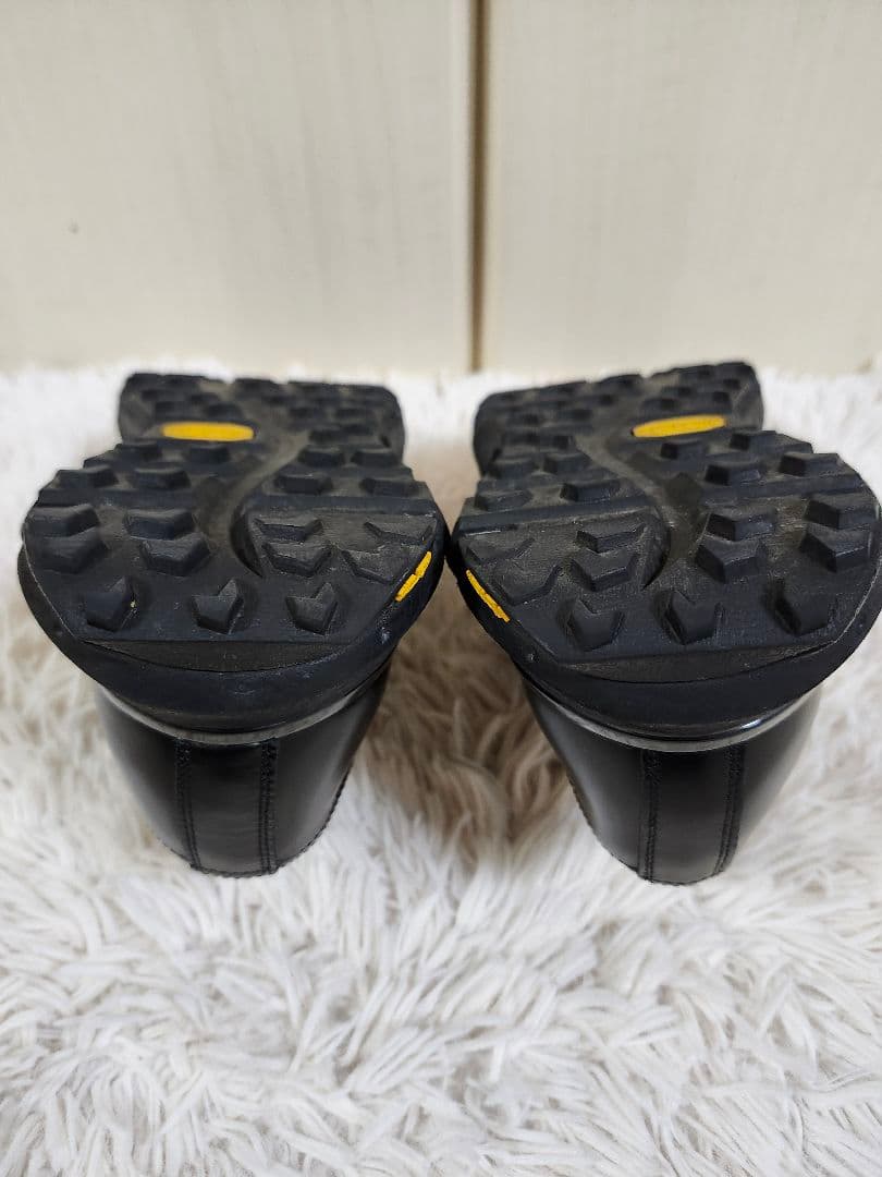 【美品】ZARA×vibram フロントジップレザーシューズ　ブラック