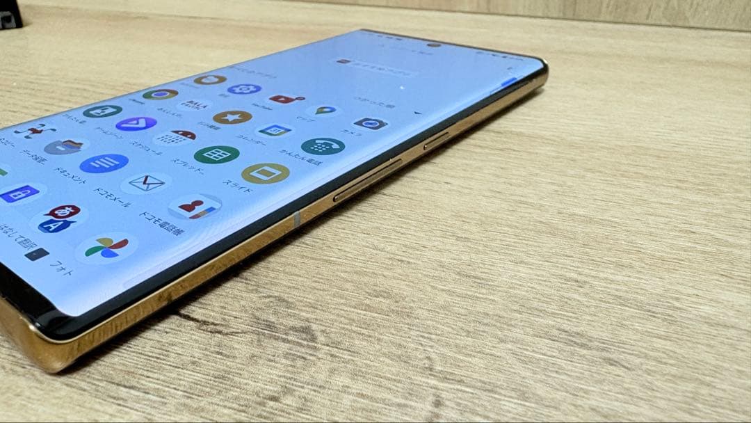 arrows NX9 F-52A ゴールド docomo SIMロック解除済