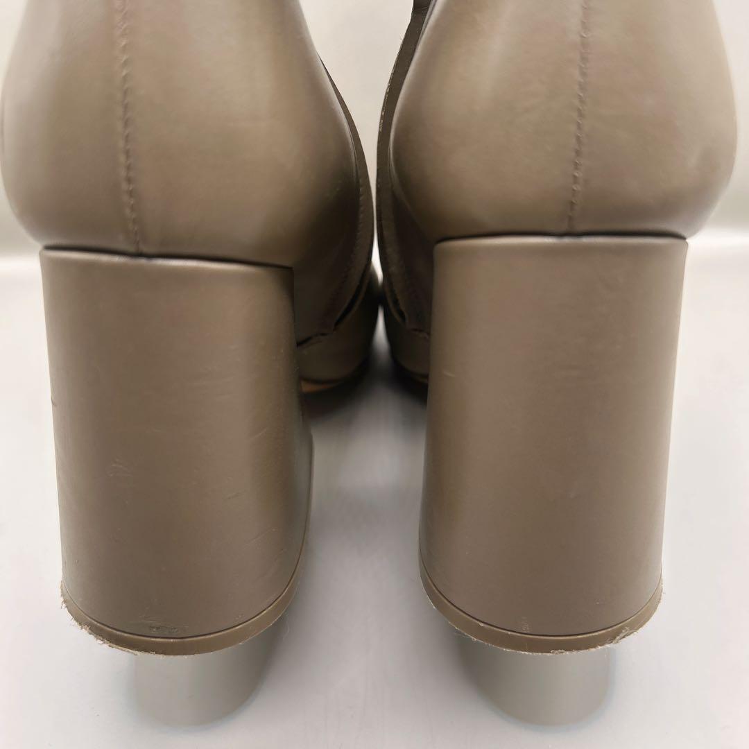 メゾンマルジェラ ショートブーツ レザー ベージュ系 ジッパー付き 36.5