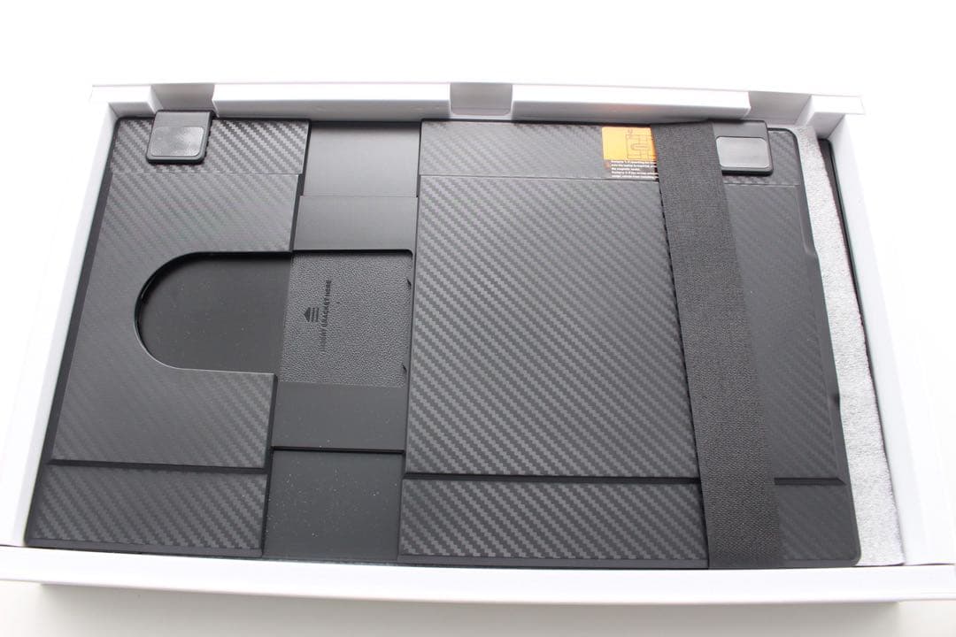 モバイルモニター　15.6インチ　デュアルディスプレイ　360度回転可能