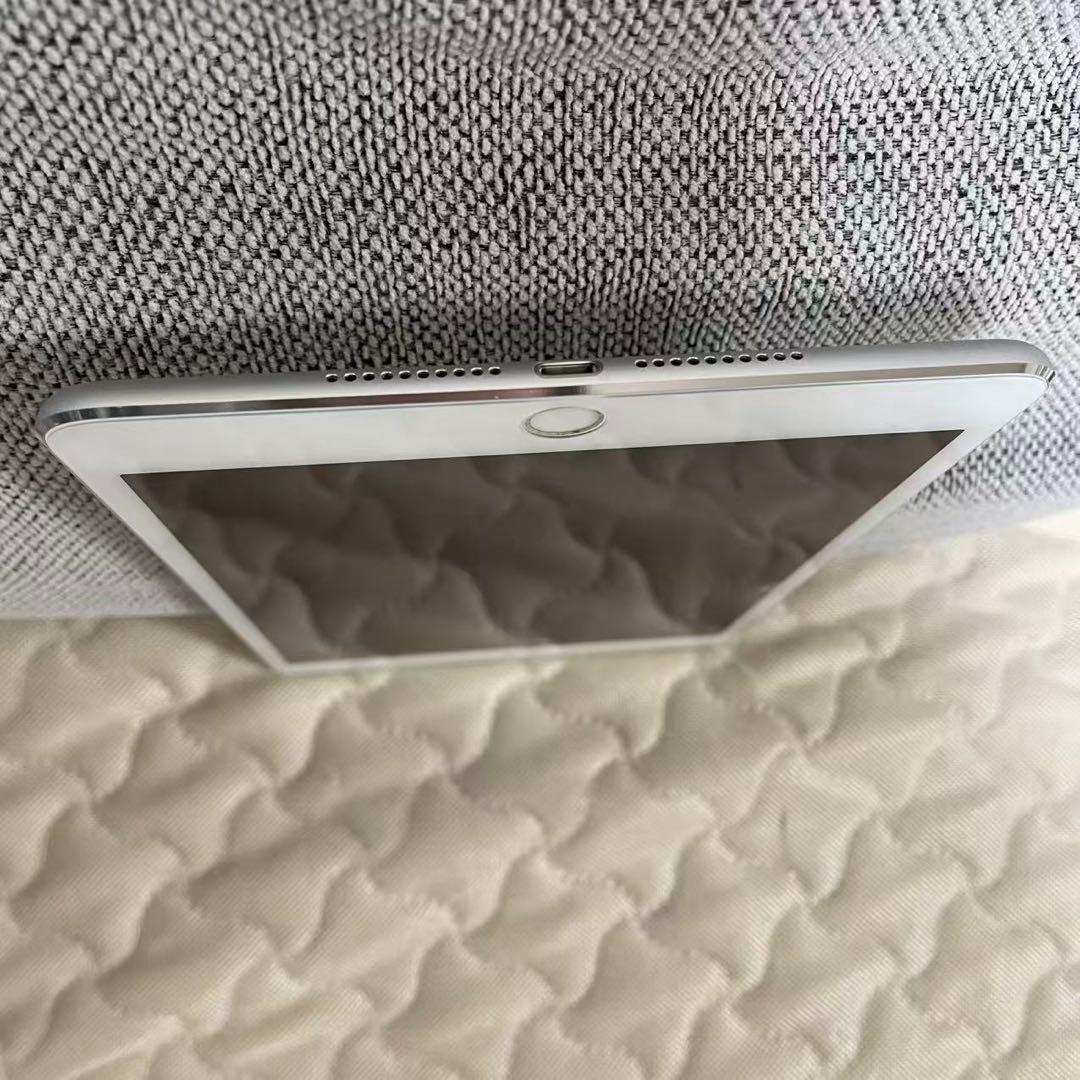 ※美品※ ipad mini 4 コンパクトの7.9 inch