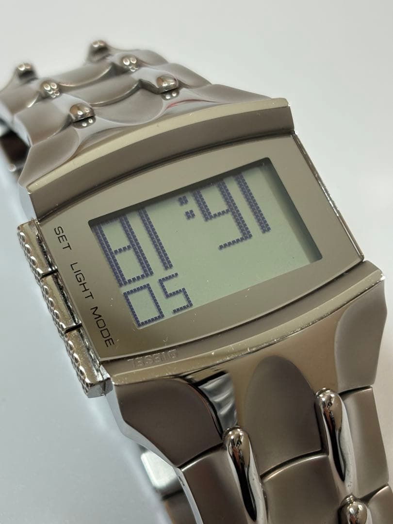 【美品 電池新品】DIESEL デジタルウォッチ dz2155 デジクロコ