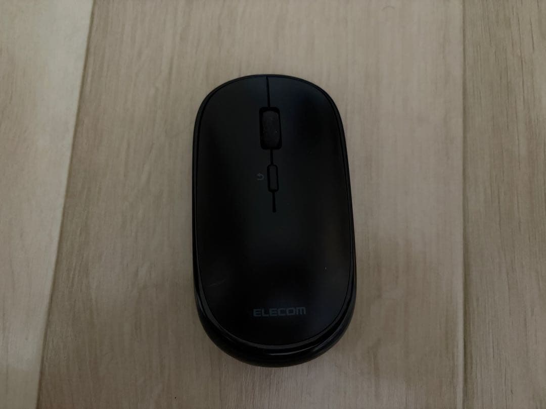 Apple MacBook Air (2020年モデル)、マウス、ケース付