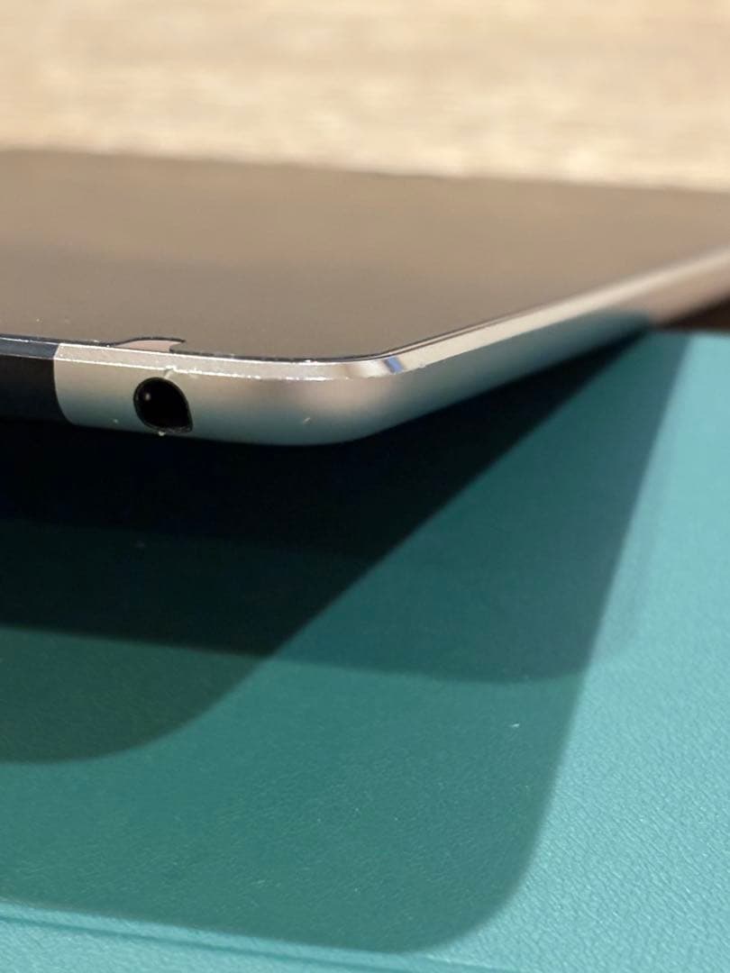 iPad mini 4 32GB ワイヤレスキーボードケース等おまけ付き