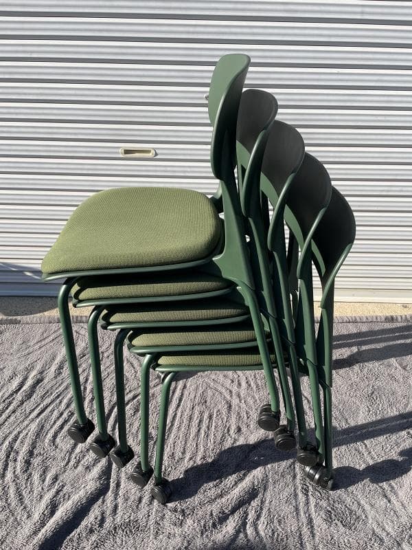 ②【美品】オカムラ　8124RL FPE8　5脚セット　座パッド・キャスター付