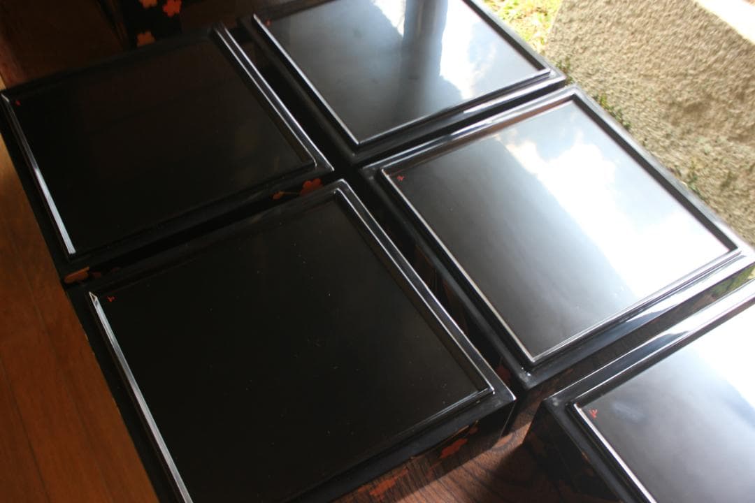 Mさま専用！上質内梨地黒漆に極上紅白梅蒔絵の映える台付五段重（検輪島塗重箱お重