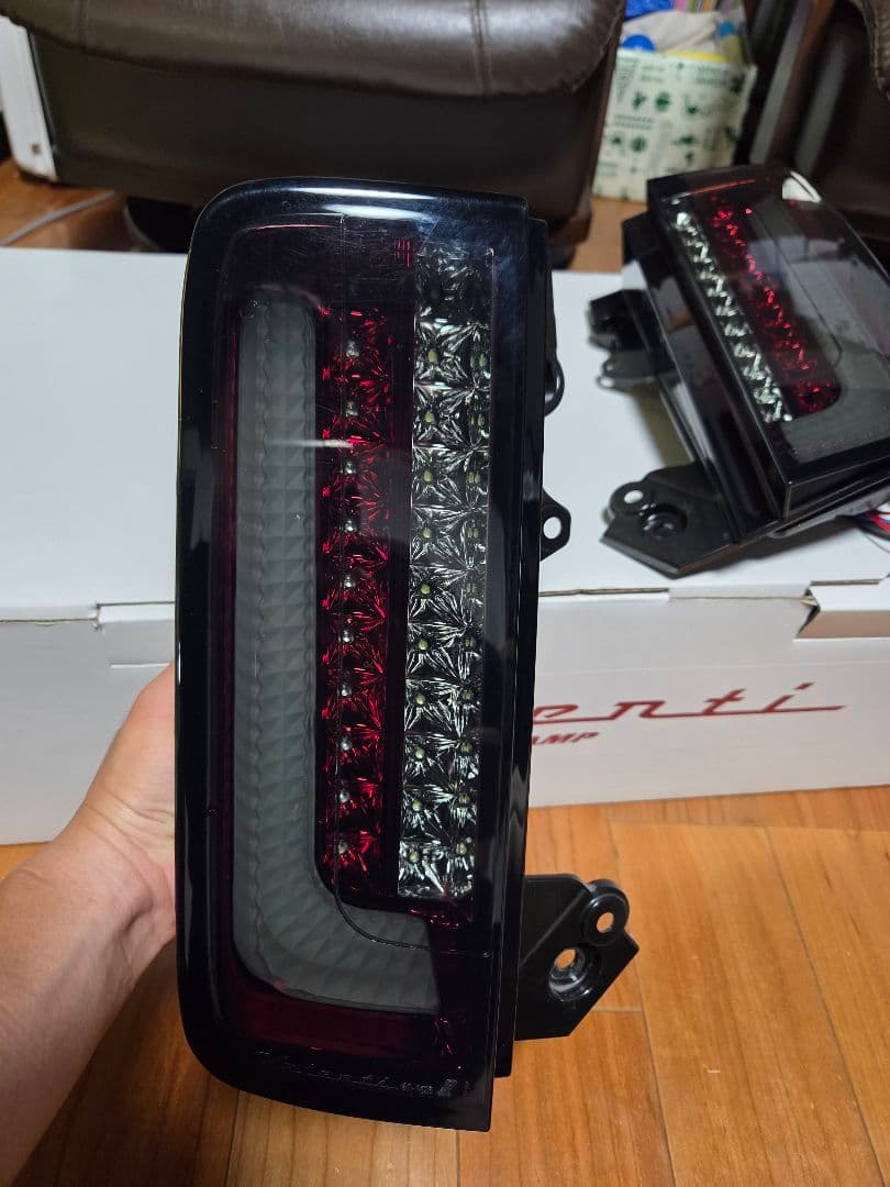 グ*ン様 Valenti ジュエルテールランプ フルセット E52える