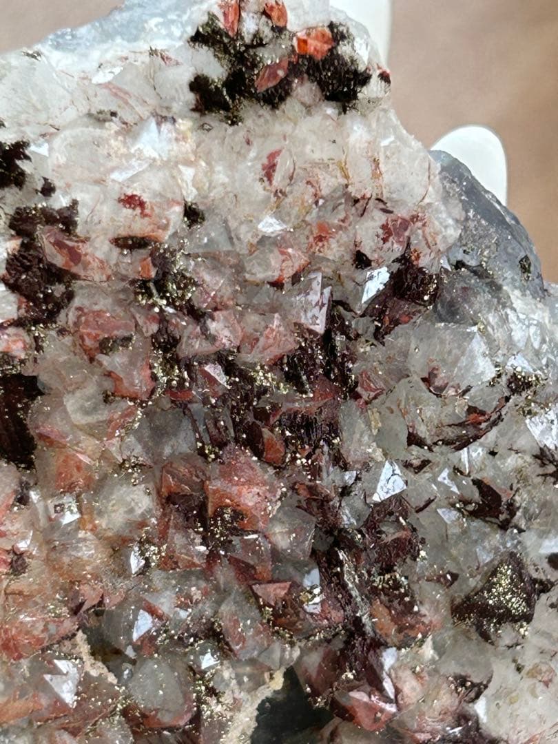 モロッコ産 ブルーフローライト × レッドクォーツパイライト共生 原石