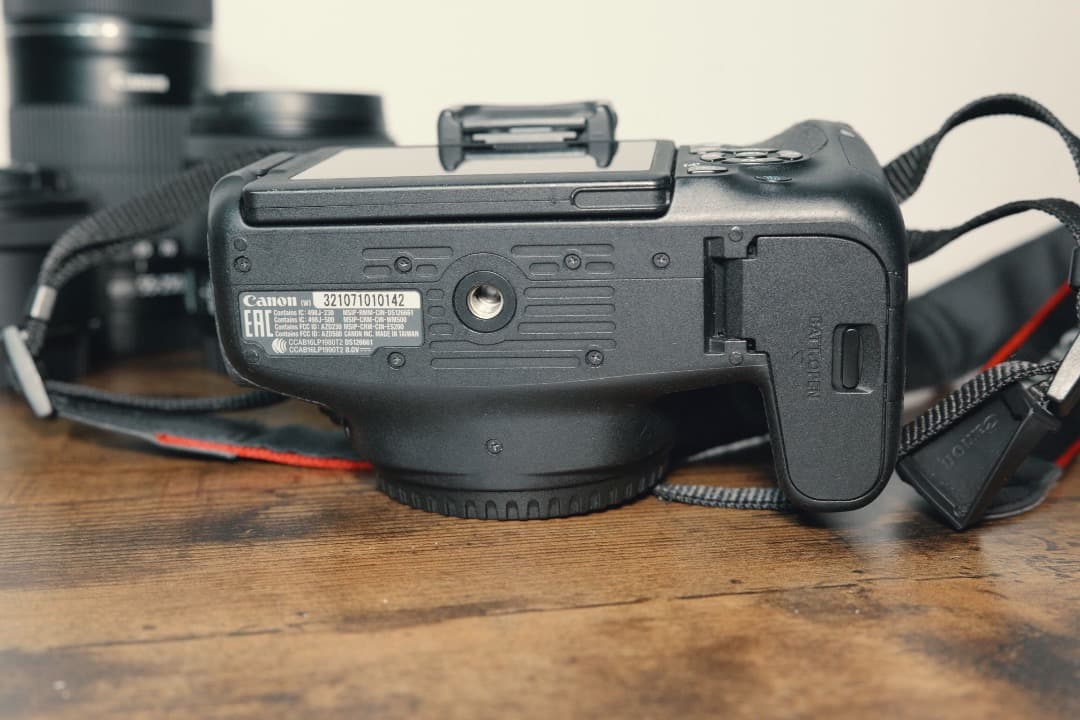 Canon EOS kiss X9i ダブルズームキット デジタル一眼レフカメラ