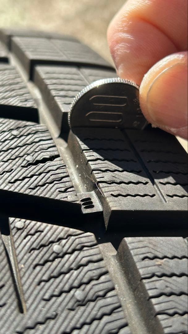 最終値下げ交渉可　美品　90系ヴォクシー　スタッドレスタイヤ205/60R16