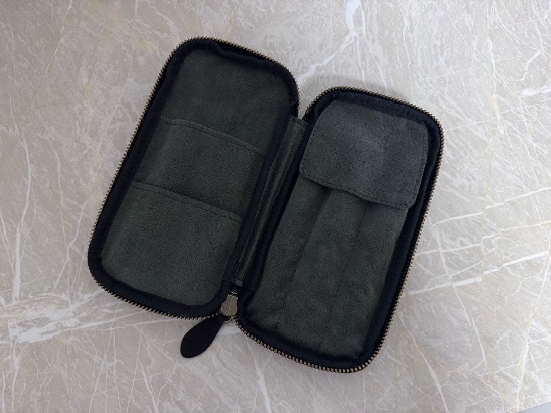 未使用品 &Liebe ジップペンケース ブラック　アンドリーベ