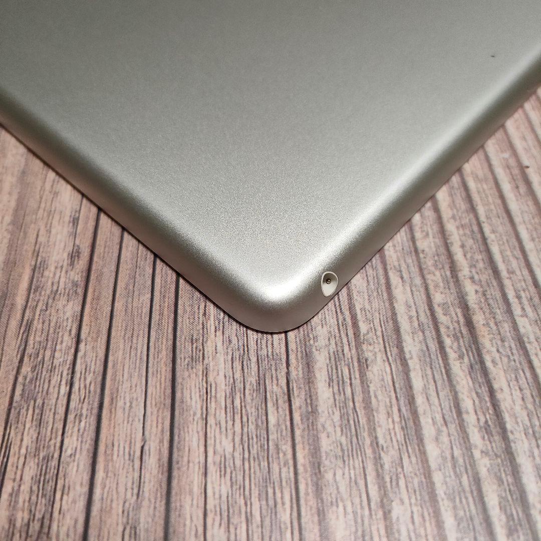 iPad 第8世代 32GB シルバー 美品