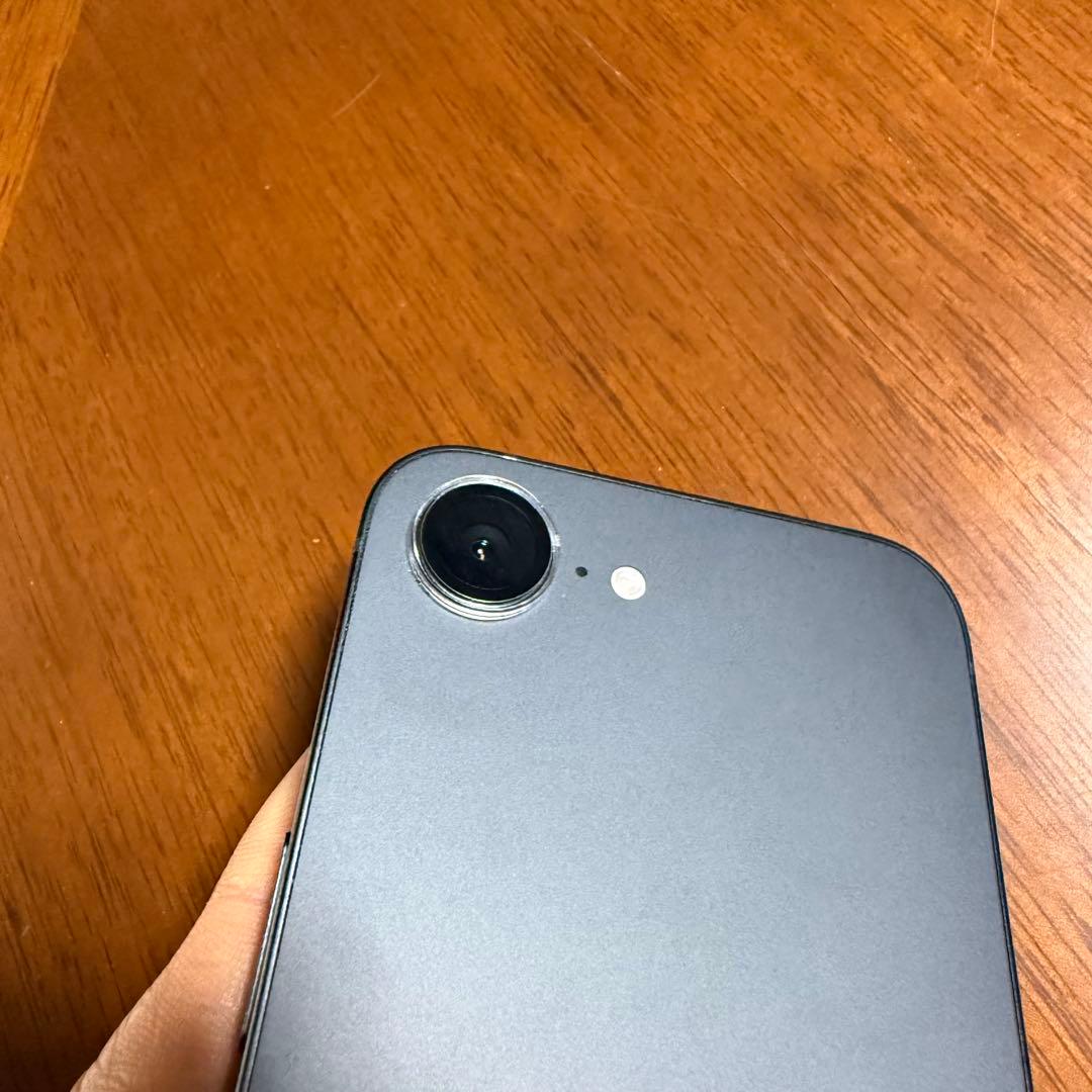 iPhone16e 512gb アメリカ 海外版　SIMフリー　eSIM専用