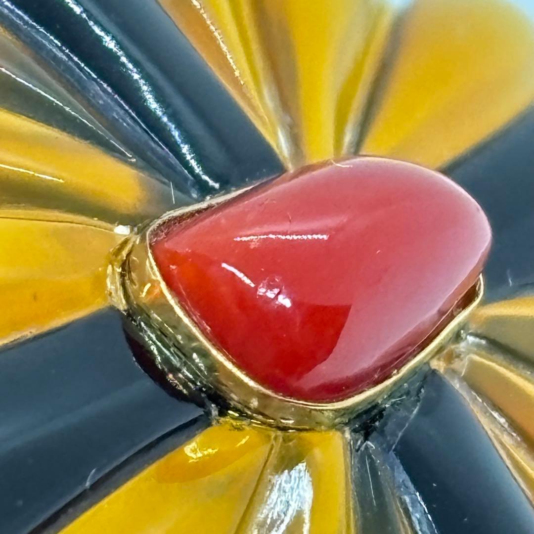 111405 本鼈甲　白甲　黒甲　k18 血赤珊瑚　花芯　ネックレス兼ブローチ