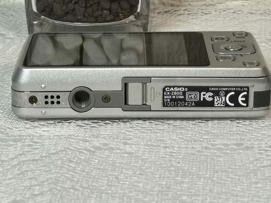 (美品) カシオ コンパクトデジタルカメラ EX-Z800