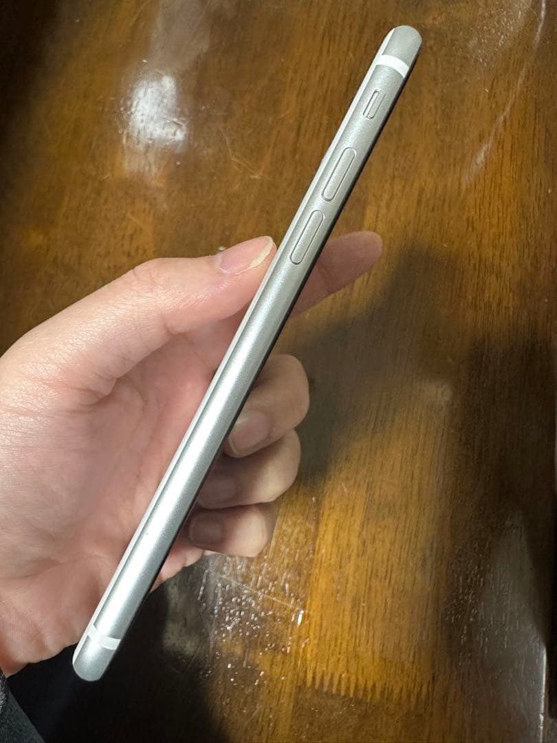 Apple iPhone SE 第2世代　ホワイト 64GB