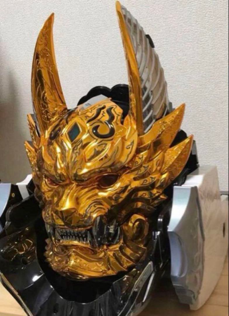 P 牙狼金翔 フェイス役物 （赤・白）2点セット