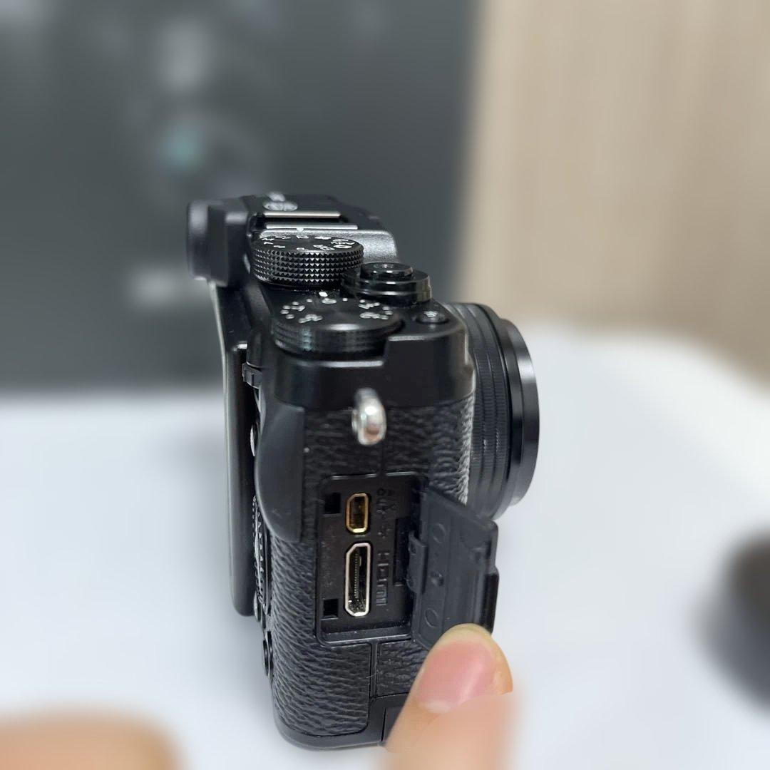 美品　Fujifilm X10 コンパクトデジタルカメラ