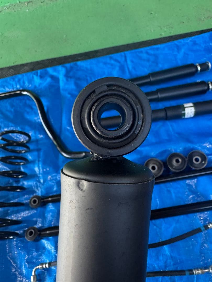 jb23純正サスペンションキット一式