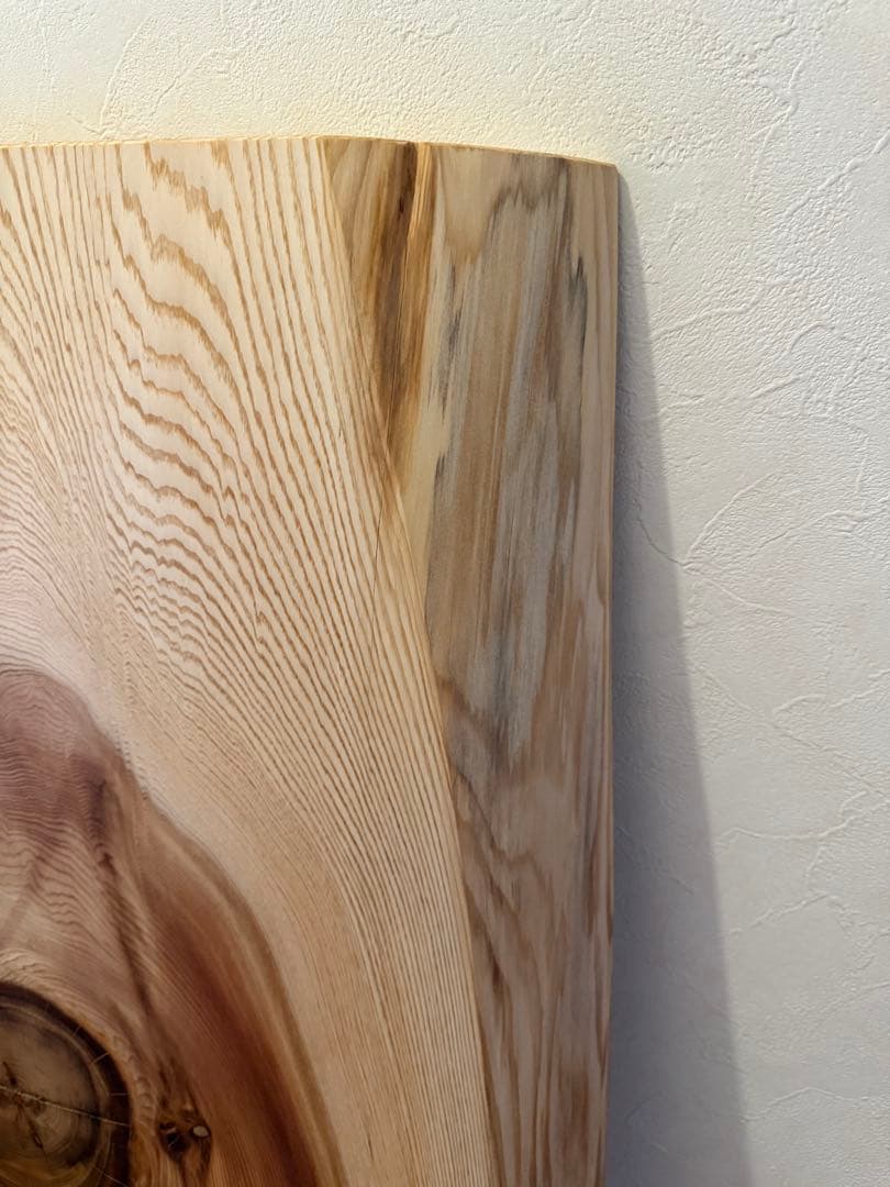 天然杉一枚板でか節テーブル 両面使用可能蜜蝋クリーム仕上げ‼️