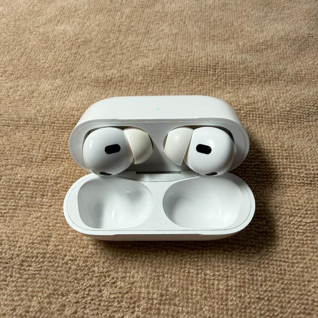 【極美品】AirPods Pro 第2世代（付属品未使用）公式ストア購入品