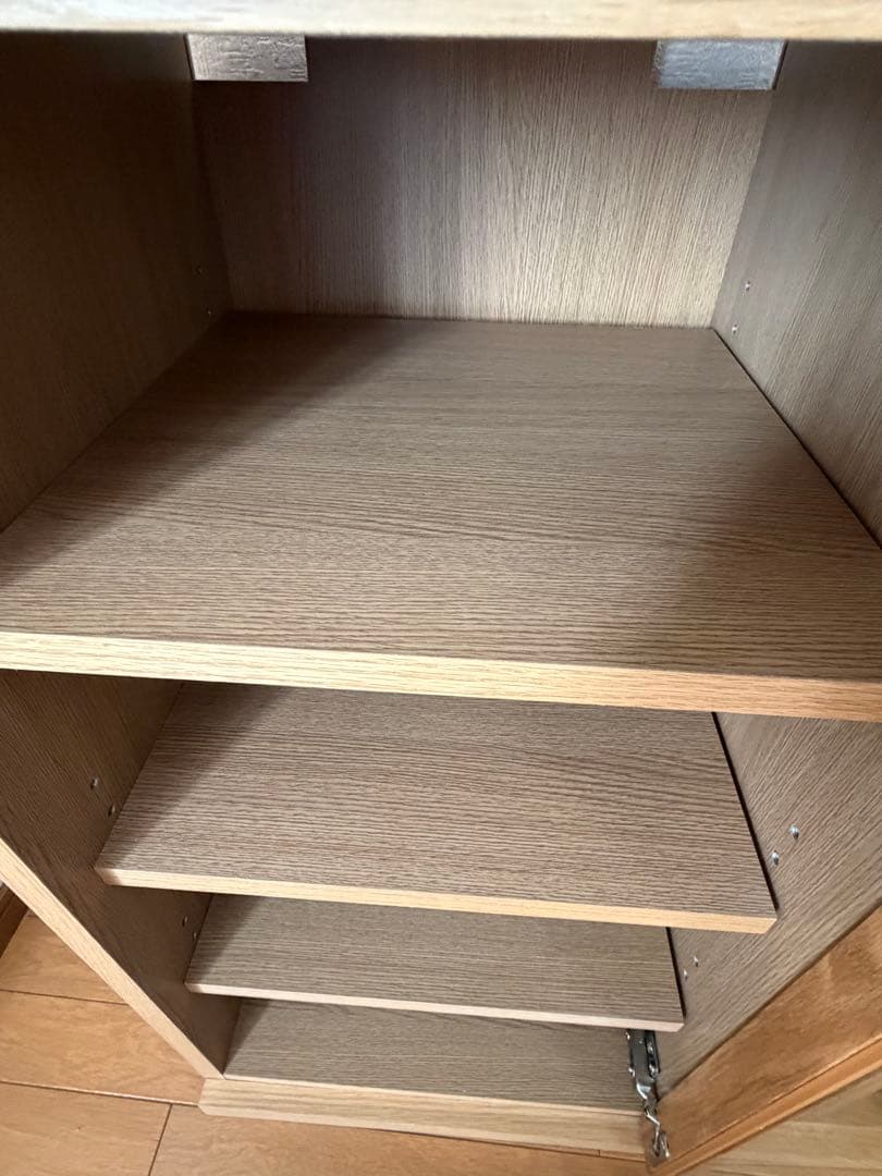 ガラス扉キャビネット