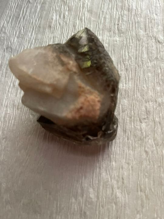 おひつじ座　牡羊座　天然石　エレスチャル　原石　ヒマラヤ水晶　ヒマラヤ産　虹あり