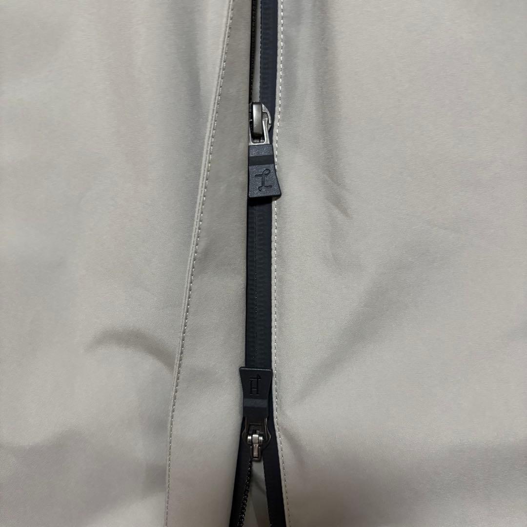 ヘルノ ラミナー ゴアテックスナイロン ジップアップブルゾン グレージュ50春夏