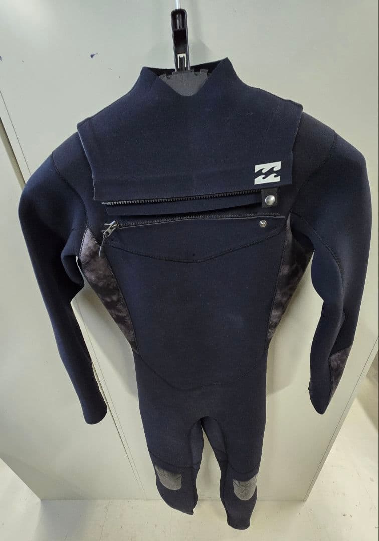 BILLABONG ウエットスーツ　サイズXLR　ハンガー付き