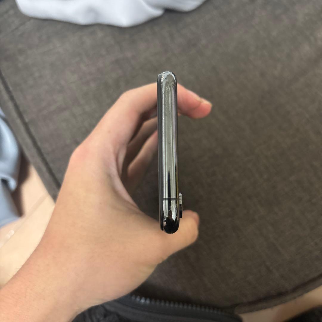 液晶傷なし iPhone XS スペースグレイ 64GB simフリー