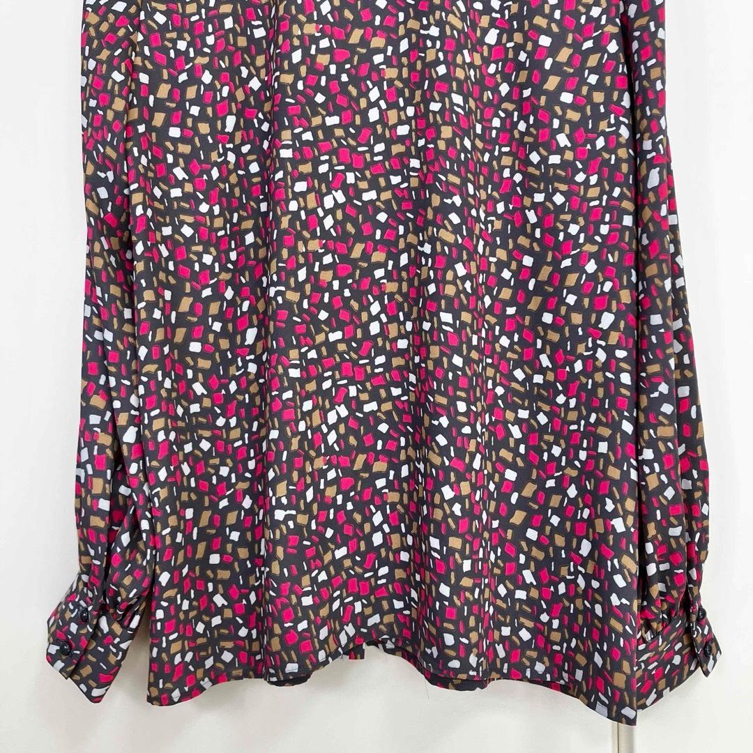 アナイ イレギュラースクエアプリントタイ付き ブラウス チャコールグレー 38