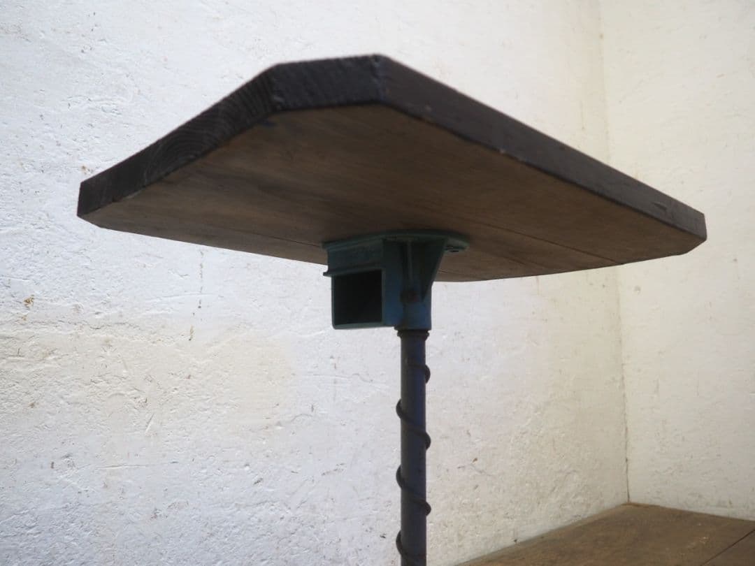 1213 ヴィンテージ　古い鉄脚テーブル　レトロ　工業系　インダストリアル　台