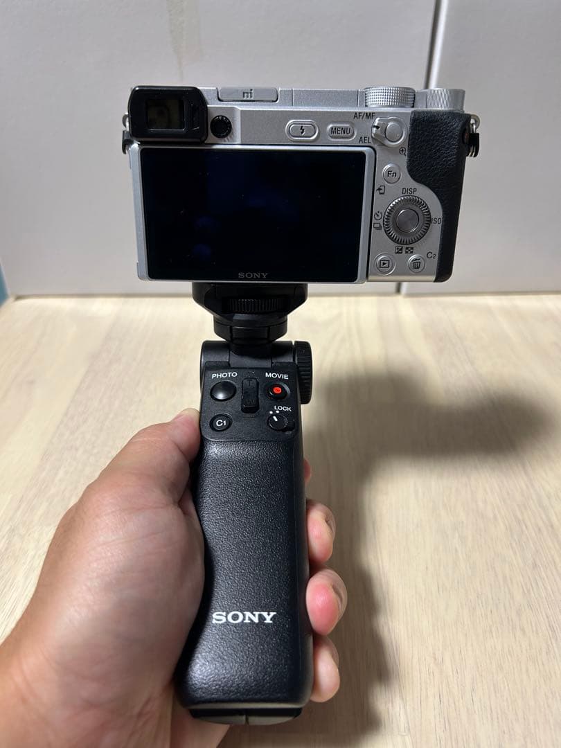 【付属品充実】Sony α6400 ミラーレスカメラ & GP-VPT2BT