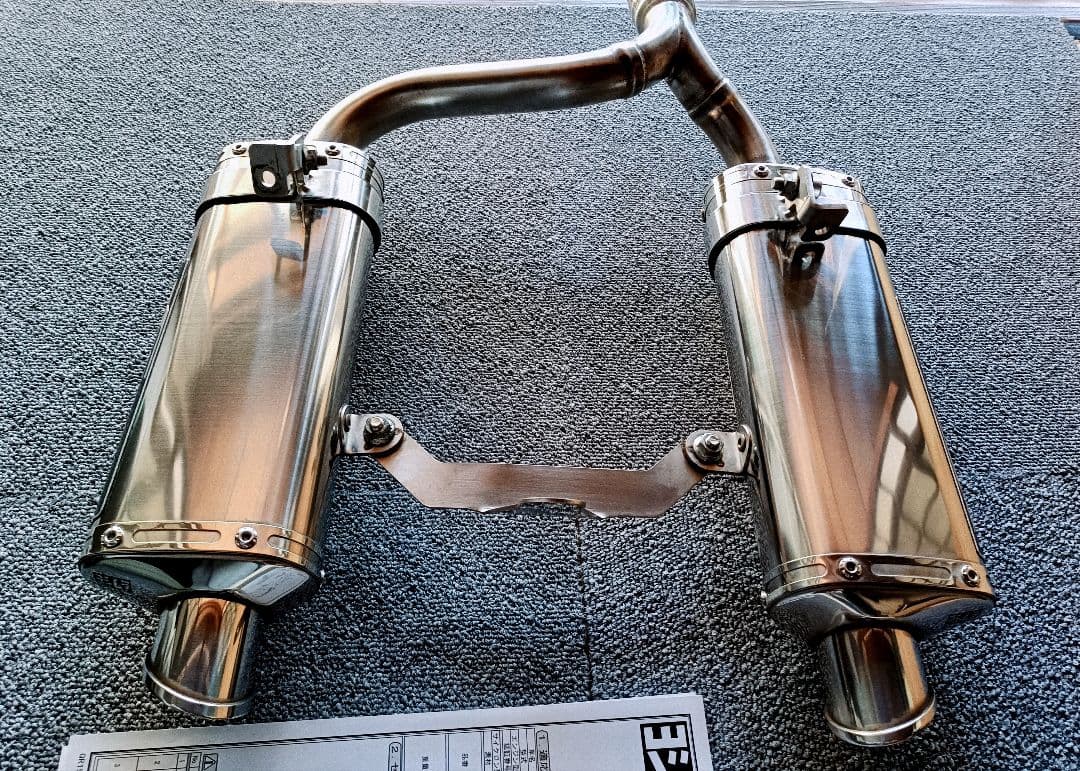 美品 ヨシムラ GSR400 スリップオン マフラー 定価 106,700円