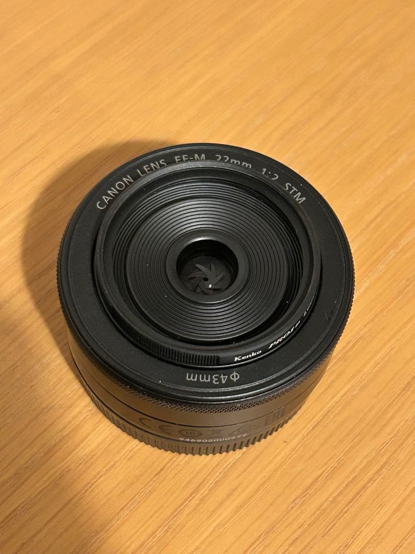 明るくてぼけが綺麗な単焦点レンズCanon EF-M 22mm F2フィルム付き