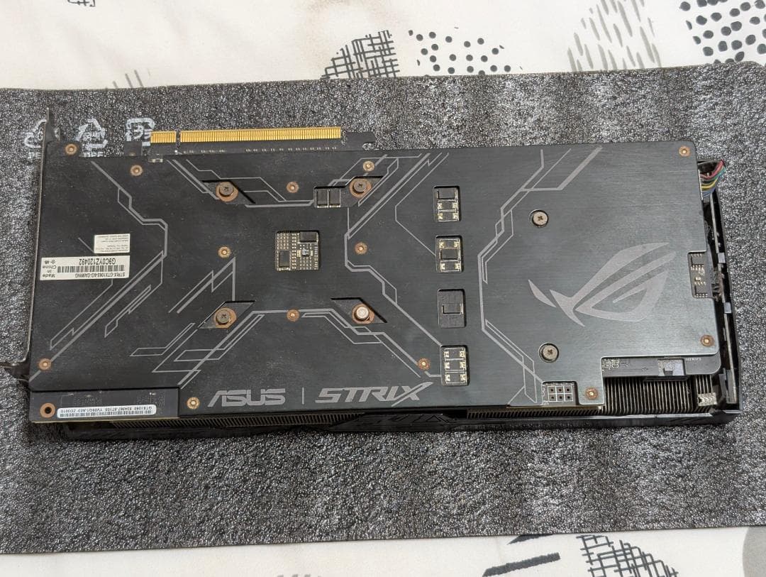 グラフィックボード・グラボ・ビデオカード ASUS ROG STRIX-GTX1060-O6G-GAMING [6GB]