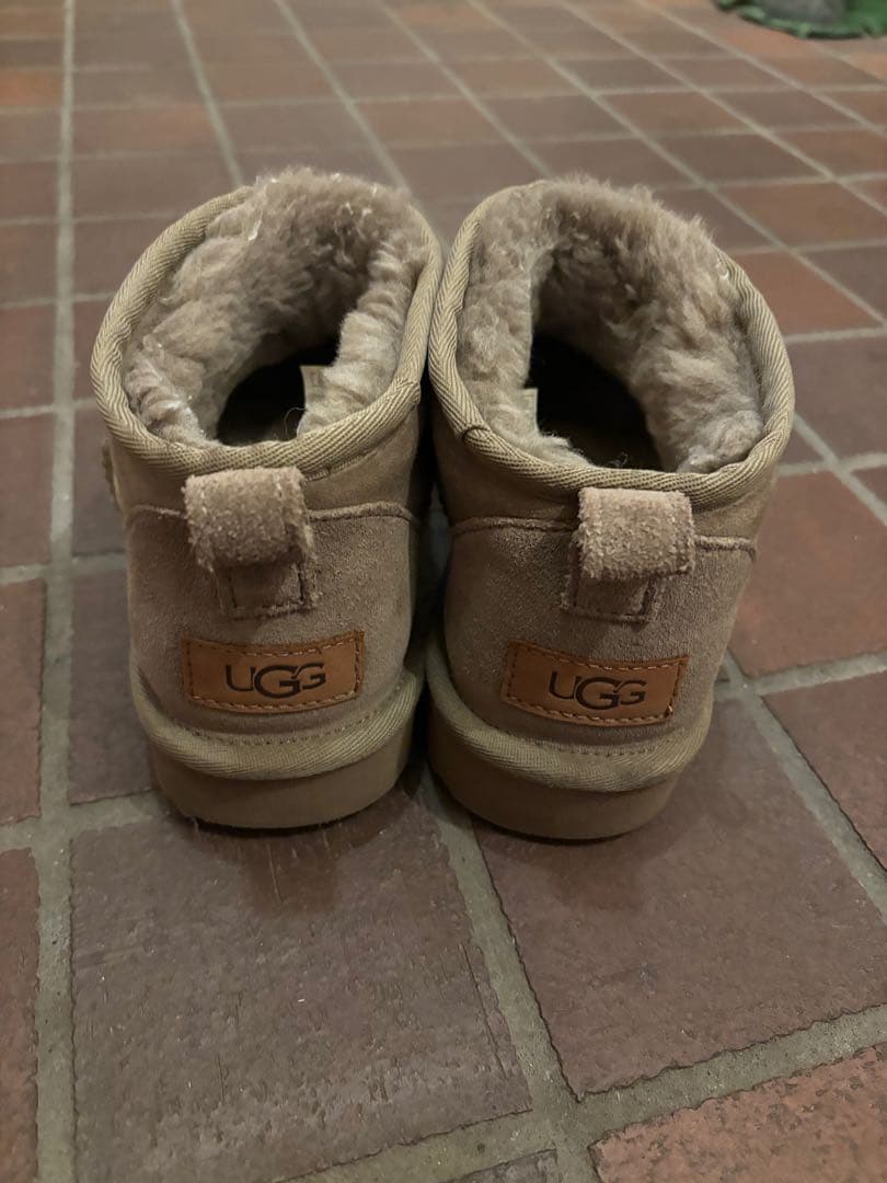 む*ん様 UGG classic ultra mini バーントオリーブ23cm