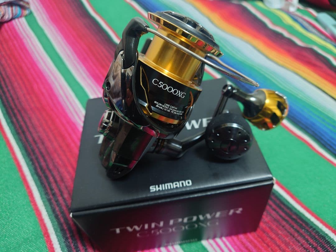 週末限定値下げシマノツインパワーC5000XG スピニングリール